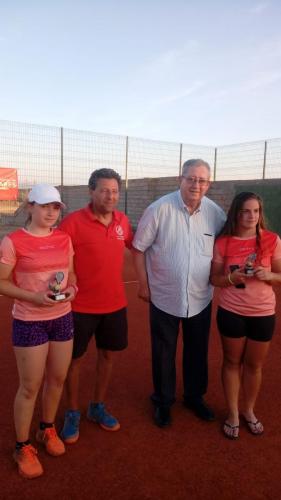 26.- ENTREGA DE TROFEOS